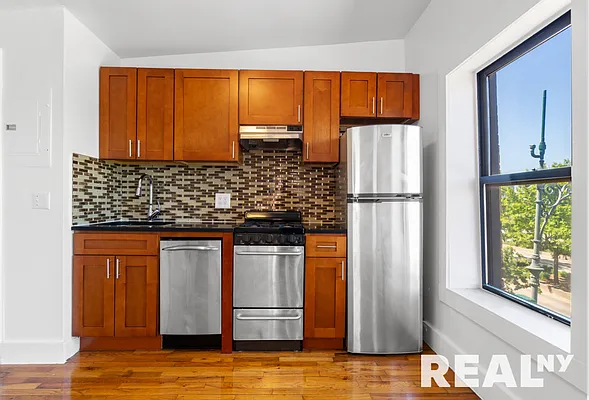 Rented by REAL New York | media 14