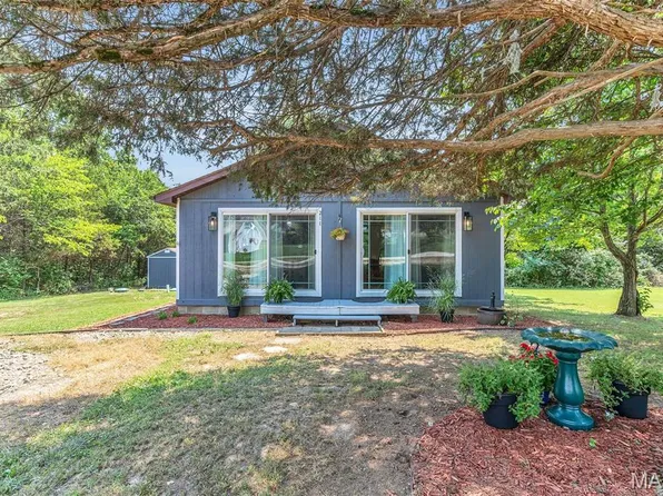 211 Blueberry Dr, De Soto, MO 63020