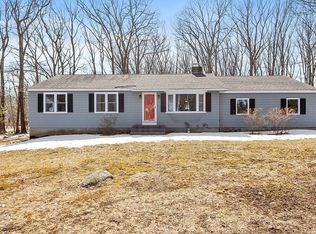 3 Trotting Rd, Chelmsford, MA 01824