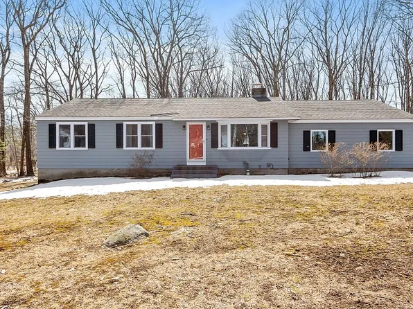 3 Trotting Rd, Chelmsford, MA 01824