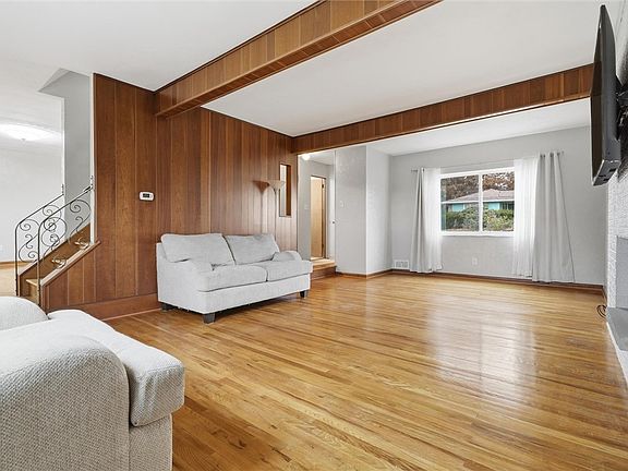 4th image of 203 Clover Dr
