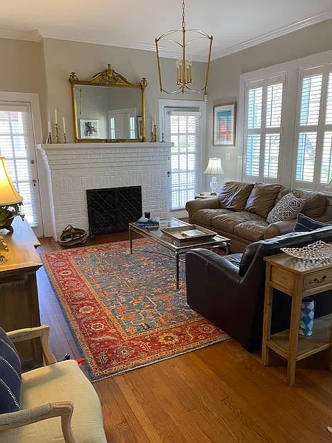 204 E Park Dr — Photo 2