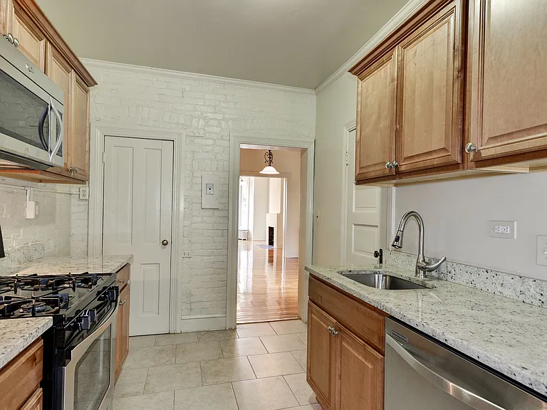 312 10th St SE — Photo 12