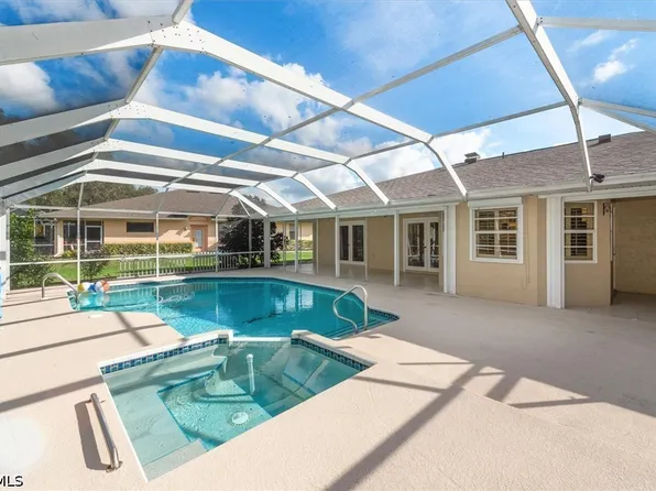 20023 Lake Vista Cir, Lehigh Acres, FL 33936