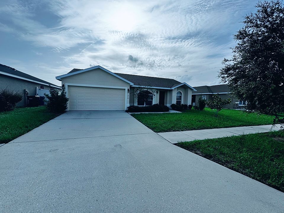 1st image of 560 Greenshank Dr