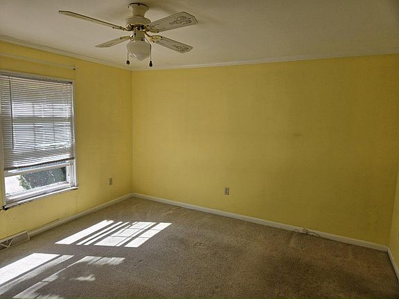 4th image of 1407-127 Middle Rd
