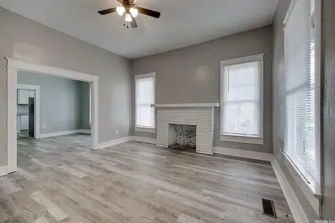 1135 N Ash St — Photo 3