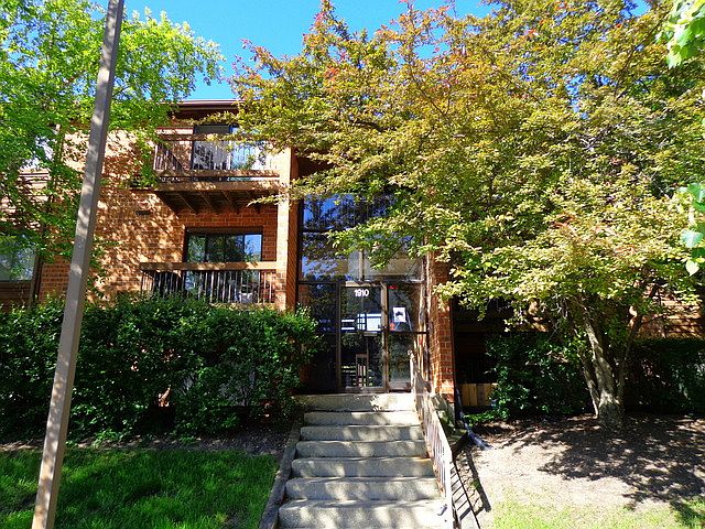 1st image of 1910 Country Dr APT 202