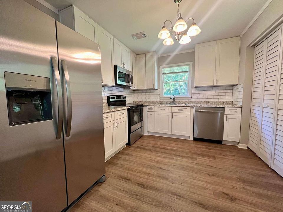 1st image of 38 Daniel Cir
