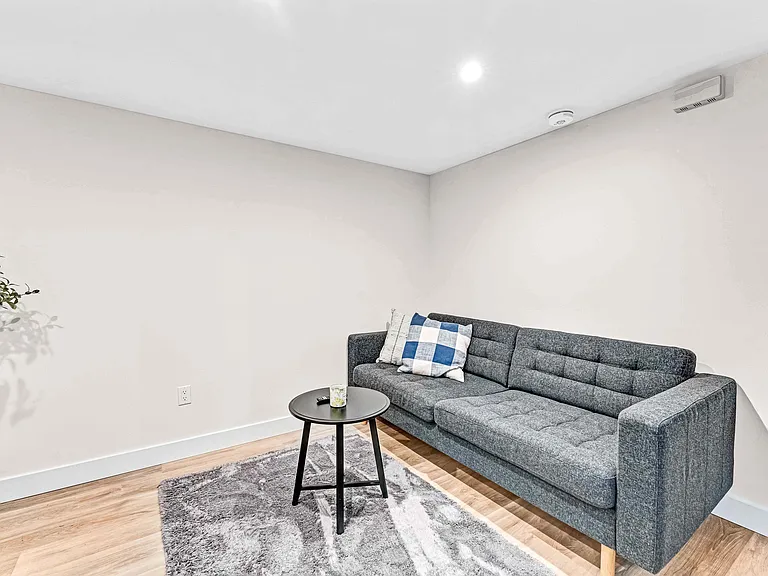 119 Hopewell Ave — Photo 15