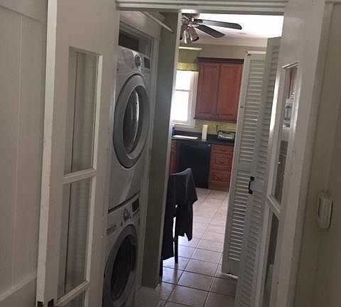 HALL WITH LAUNDRY