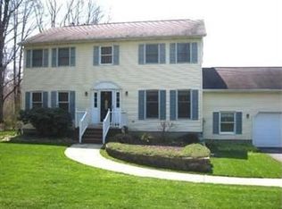 11435 Bell St, Newbury, OH 44065