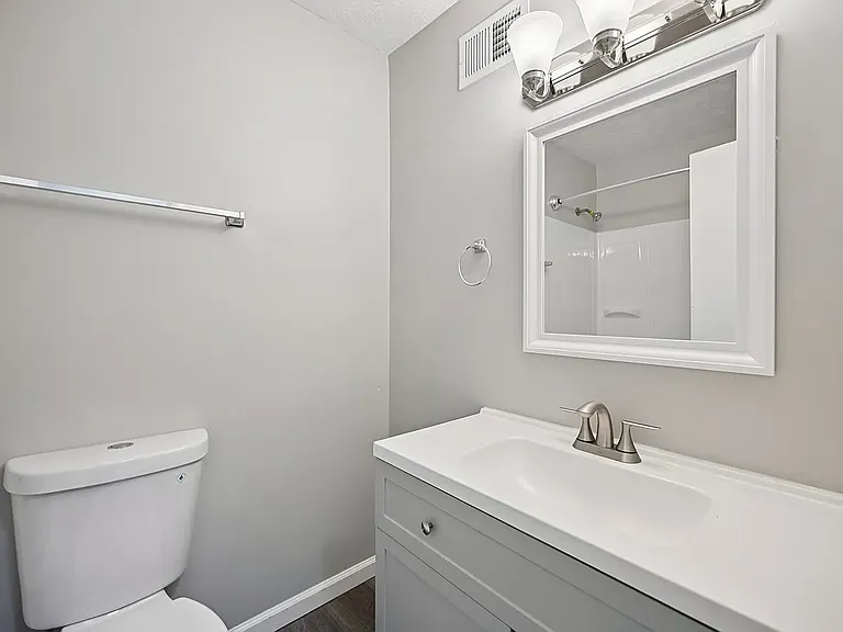 Summit Park Apartments — Photo 10