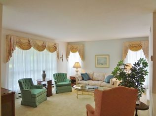 20 Lamont Rd, Ridge, NY 11961