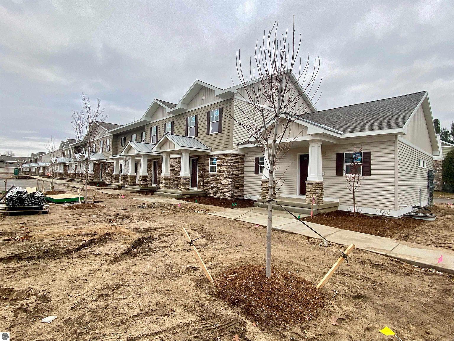 1560 Simsbury St 4, Traverse City, MI 49686 MLS 1907557 Zillow