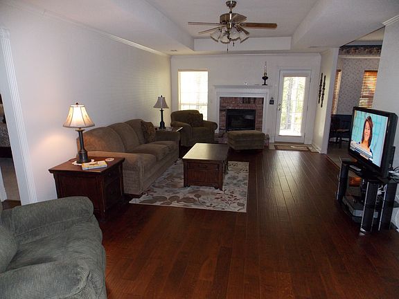 Side 1 Living room
