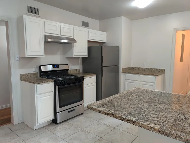 4114 Hawthorne Ave — Photo 16