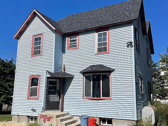 5th image of 301 Clay St