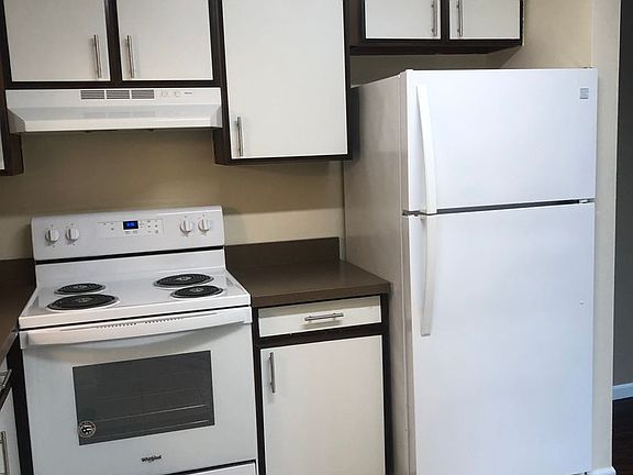 4th image of 222 Stahl Ave #104