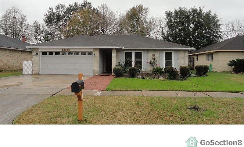 1st image of 10114 Hollow Canyon Dr