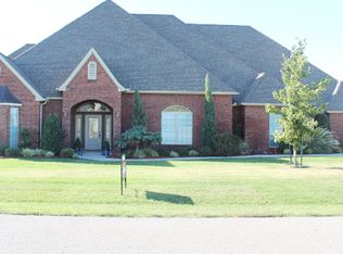 24 NW Lakewood Dr, Lawton, OK 73505