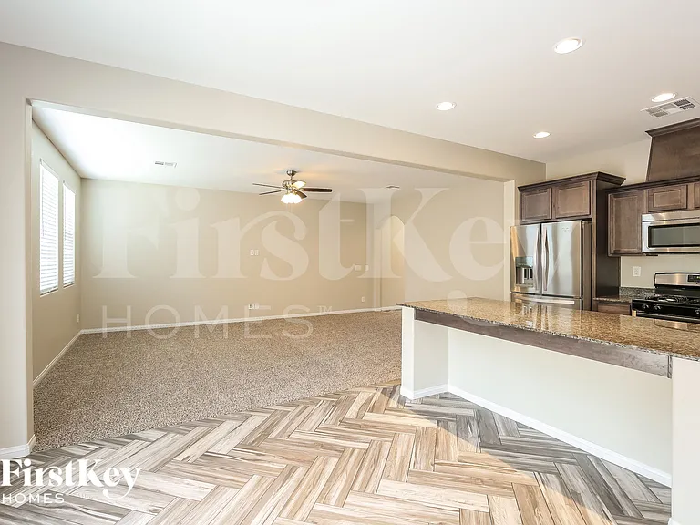 317 Casmailia Ave — Photo 5