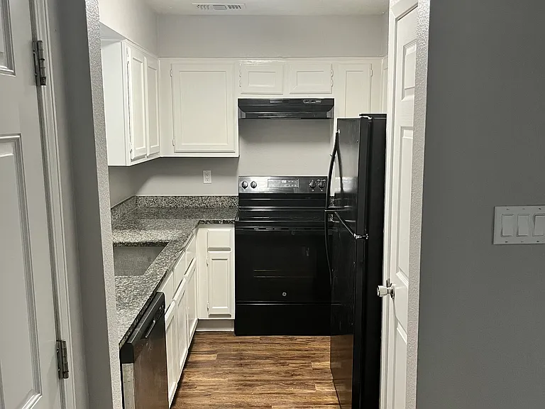 Oak Creek Condos — Photo 26