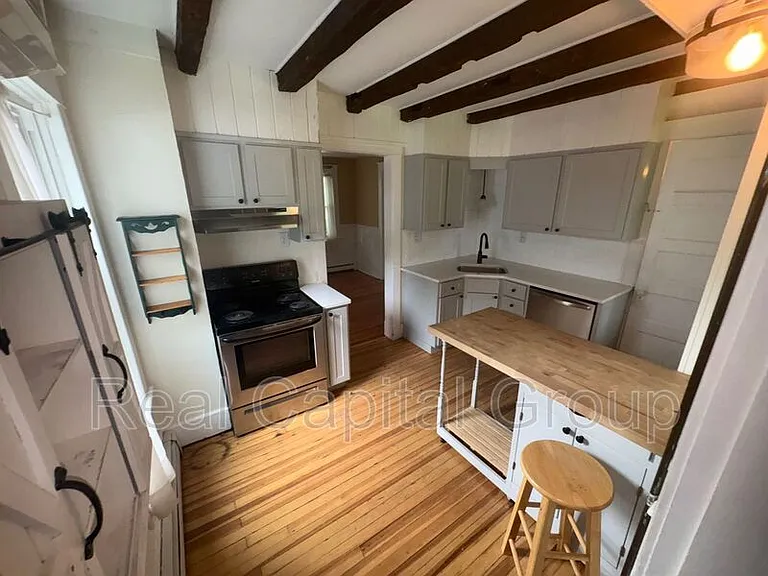 376 Kenwood Ave — Photo 19