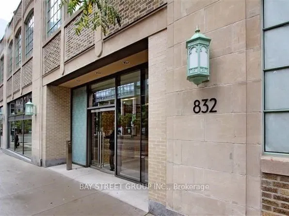 832 Bay St #1410, Toronto, ON M5S 1Z6