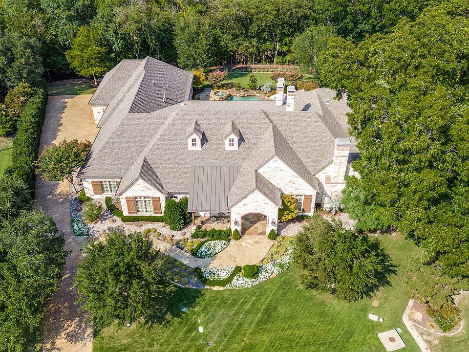 1st image of 517 Creekside Dr