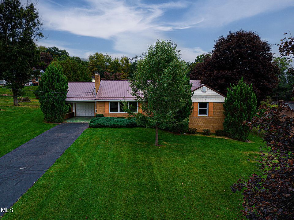 1st image of 161 Shawnee Cir