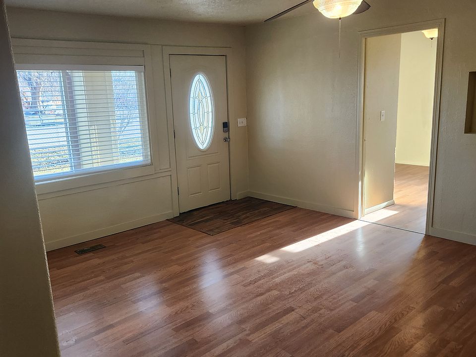 1st image of 624 E Freeport St #1