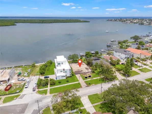 6151 Bayou Grande Blvd NE #2, Saint Petersburg, FL 33703