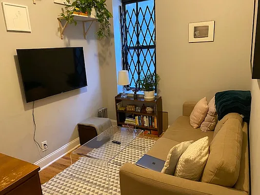 Rented by Friedman Roth Realty | media 21