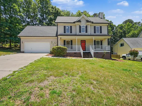 401 Holly Berry Ln, Holly Springs, NC 27540