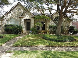 2703 Maple Ln, Pearland, TX 77584