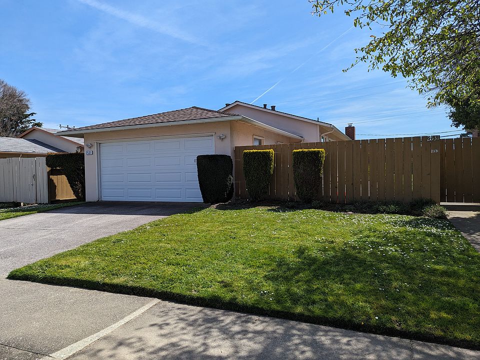 1st image of 2531 Eucalyptus Way