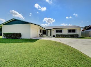 424 San Mateo Dr, Palm Springs, FL 33461