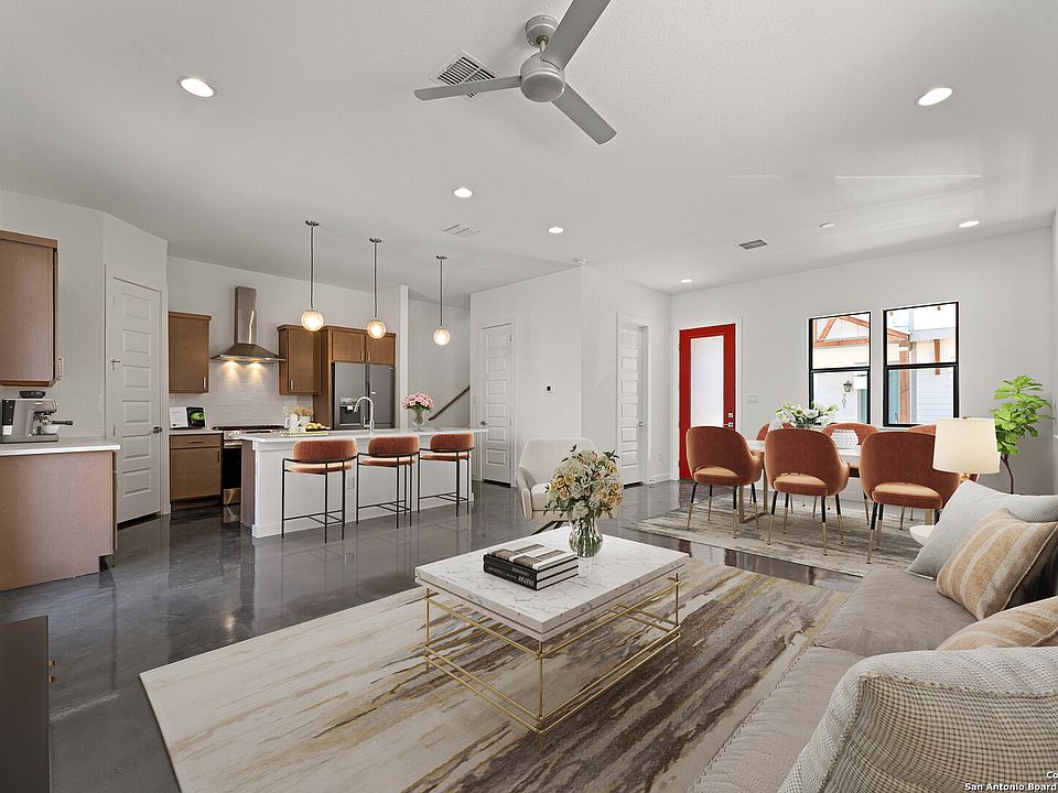 1st image of 914 N Olive St #201