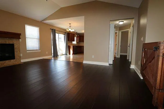 4 bed, 1957 sqft, $2,400 — Photo 4