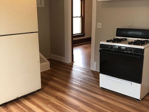 4th image of 4251 Archwood Ave