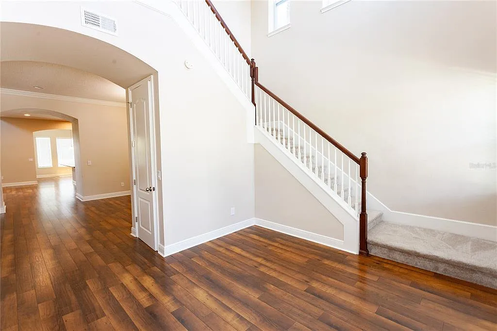 4 bed, 3.5 bath, 2714 sqft, $3,995 — Photo 3