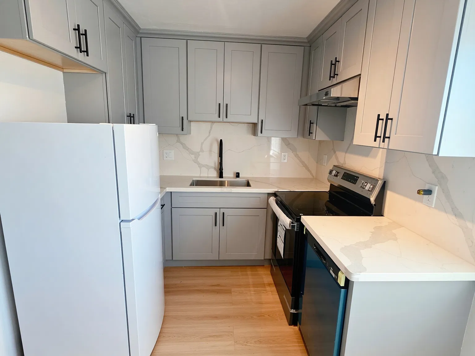 2136 Main St — Photo 4