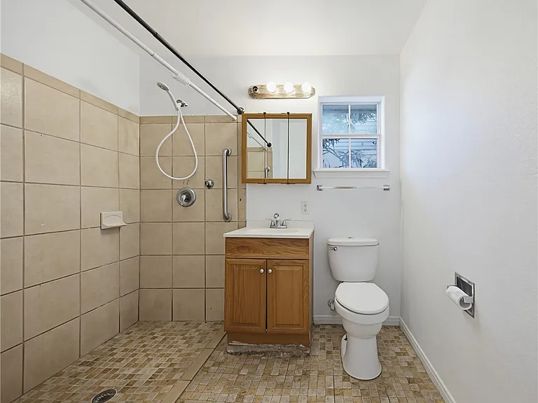 4214 Barrera Dr — Photo 10