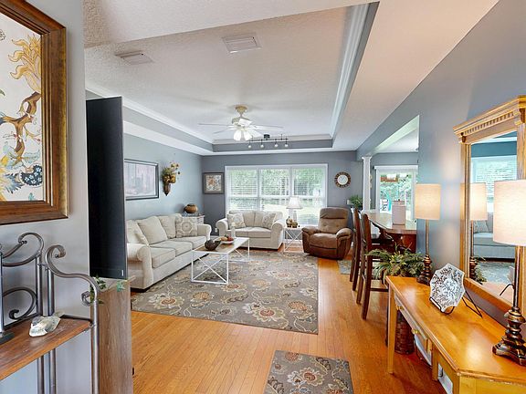 3rd image of 235 Sarah Dr