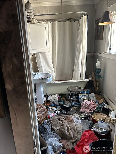 3rd image of 4013 High Street