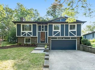 2125 Foss Ct, Ann Arbor, MI 48103