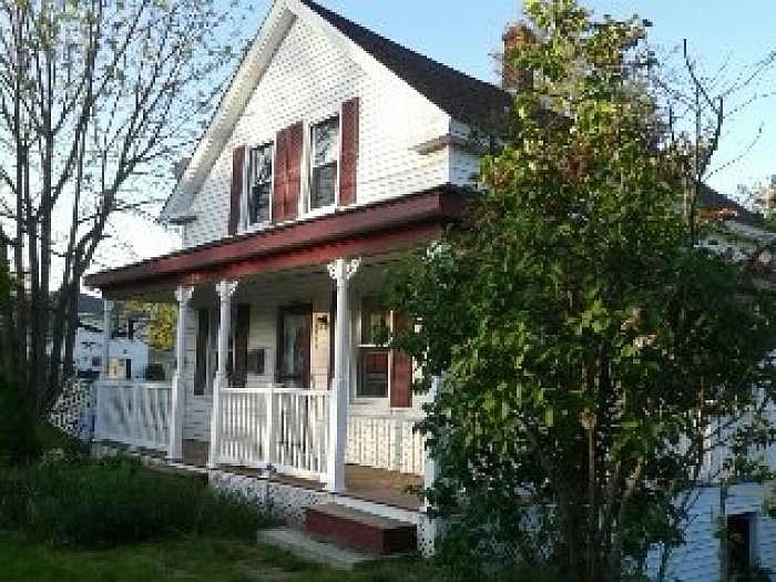 Single family home with g