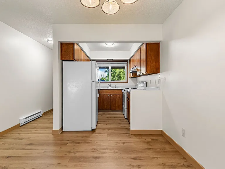 2947 SE Washington St — Photo 3