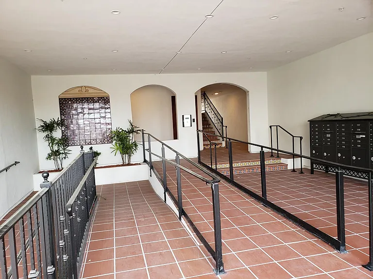 Catalina Luxury Apartments — Photo 20